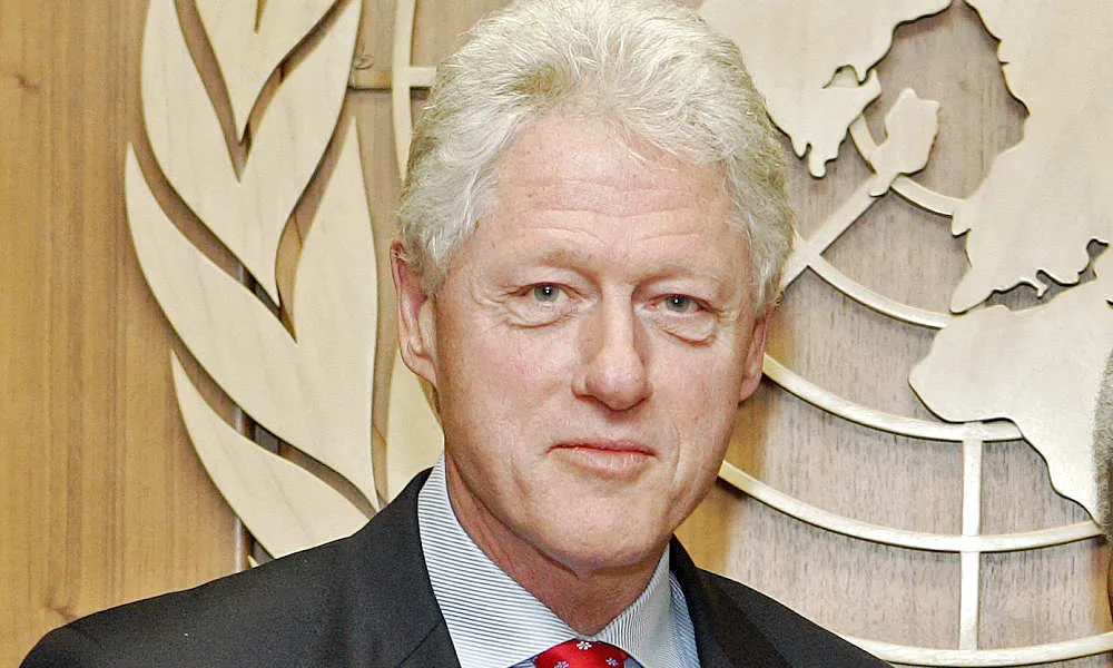 Bill Clinton hospitalizado por febre, supostamente de bom humor