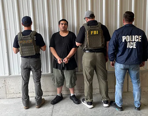 ICE e FBI prendem homem de Cincinnati por ameaças terroristas contra agentes do ICE
