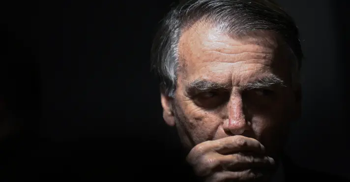 Indignação no Brasil: Prisão domiciliar de Bolsonaro