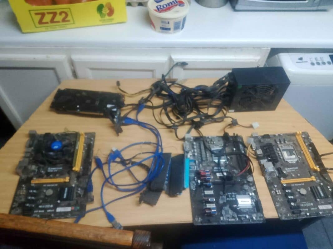 Construiu um PC gamer com peças de sucata encontradas no lixo de um vizinho