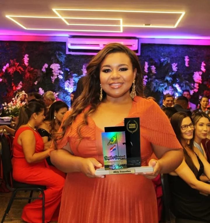 Dr Hollywood celebra brasileira de destaque no Brasil