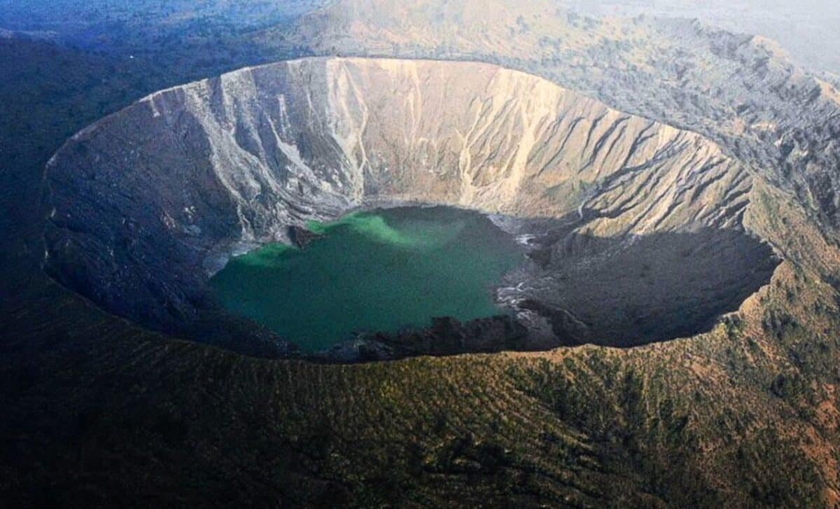 Um dos vulcões mais mortais da Terra está despertando com sinais sombrios demais para serem ignorados.