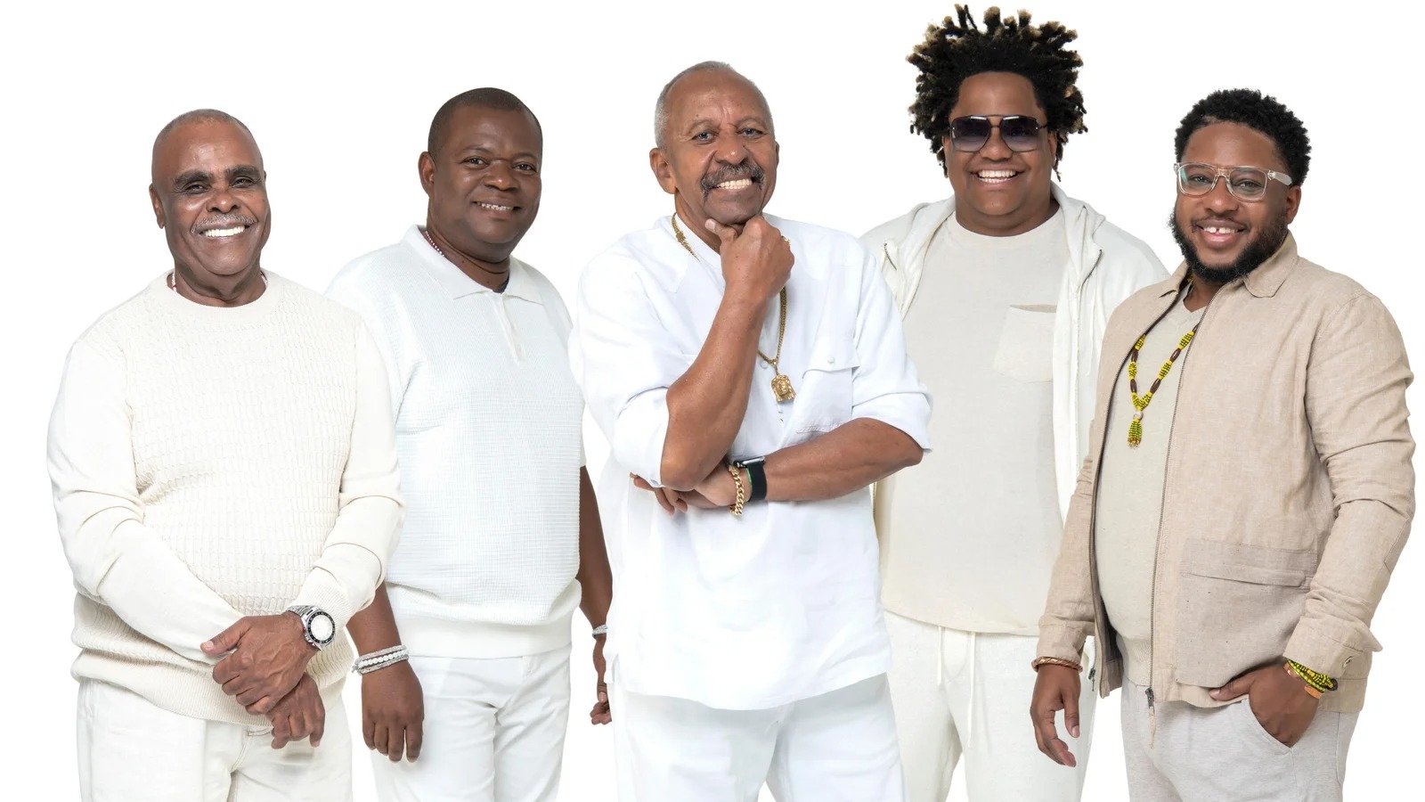 Grupo Fundo de Quintal completa 50 anos de carreira e faz show neste sábado na cidade do Rio de janeiro