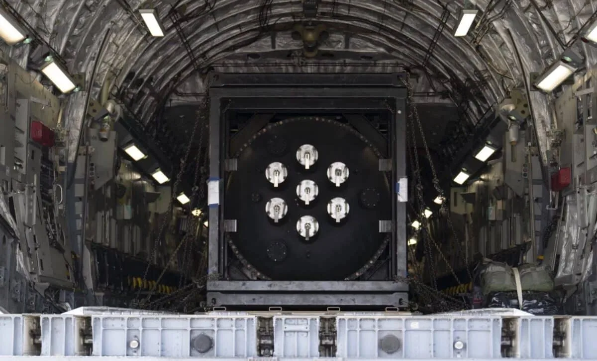 Em uma façanha inédita no mundo, a Força Aérea dos EUA transportou um reator nuclear completo de 5 MW pelo país em um C-17.